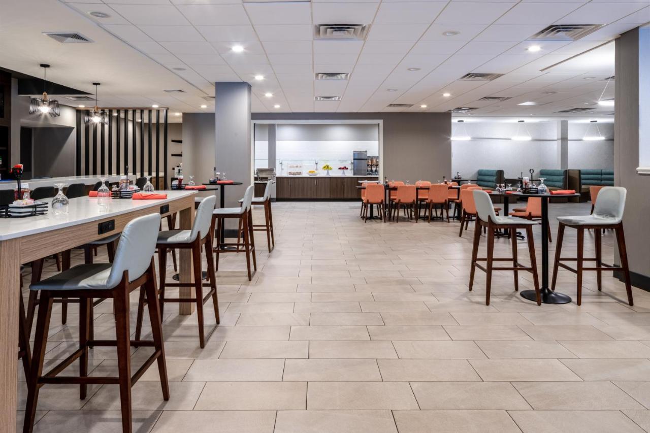 Holiday Inn Poughkeepsie By Ihg Bagian luar foto