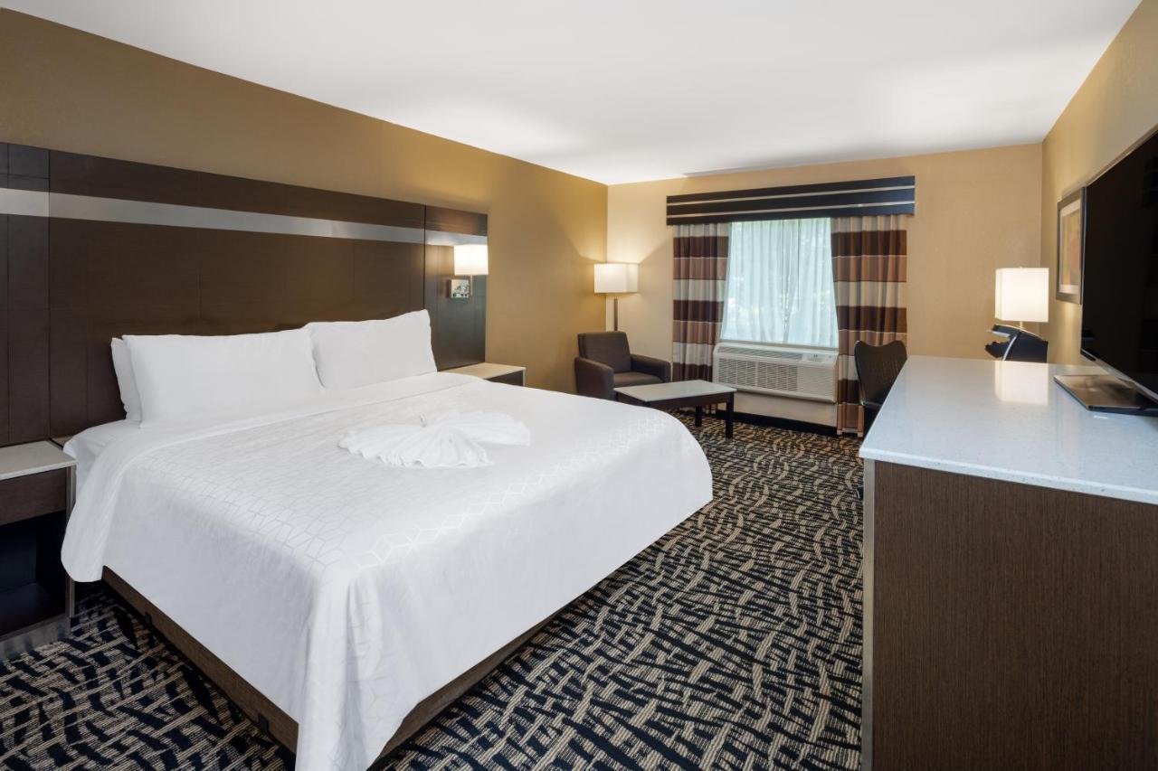 Holiday Inn Poughkeepsie By Ihg Bagian luar foto