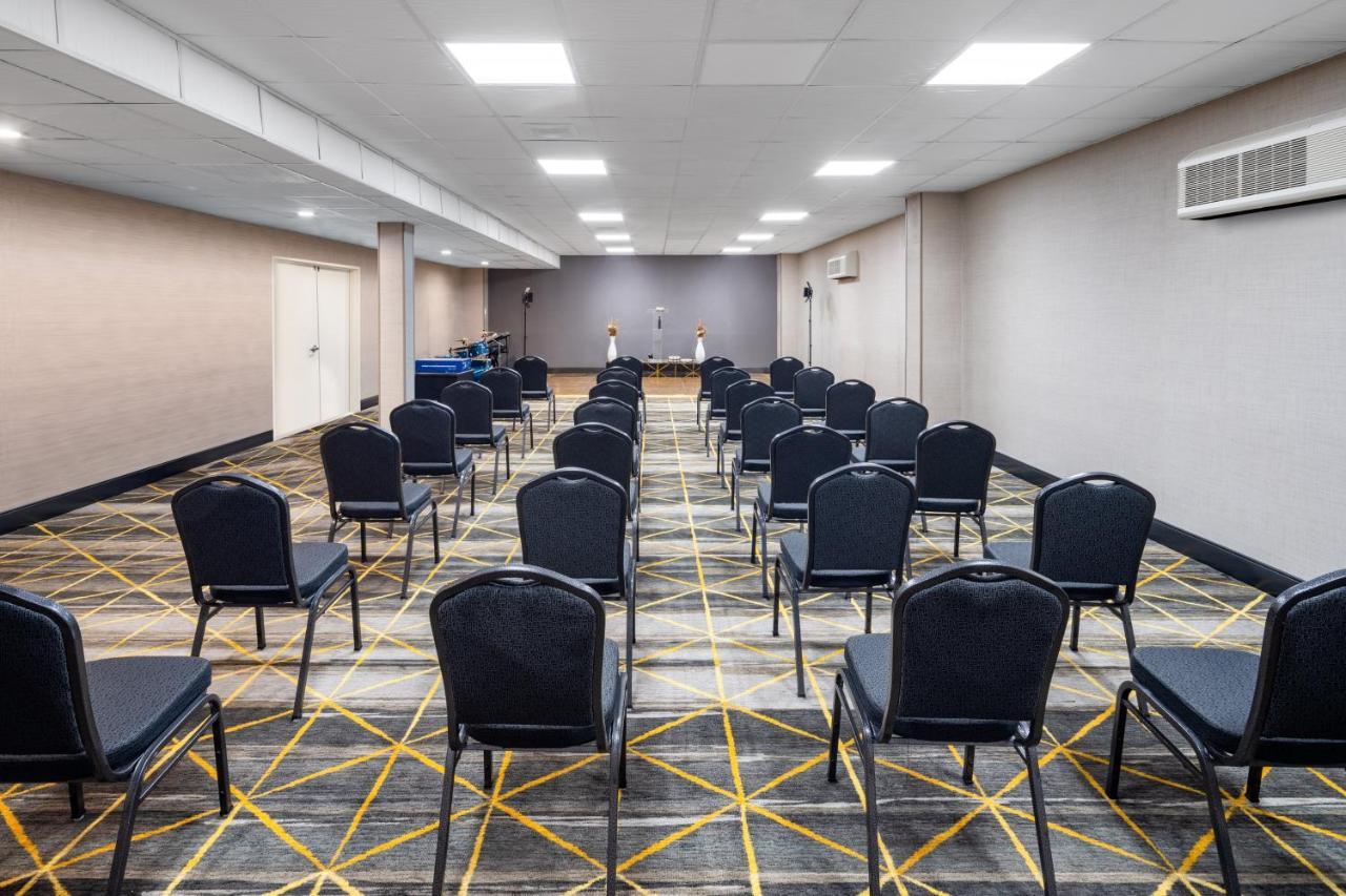 Holiday Inn Poughkeepsie By Ihg Bagian luar foto