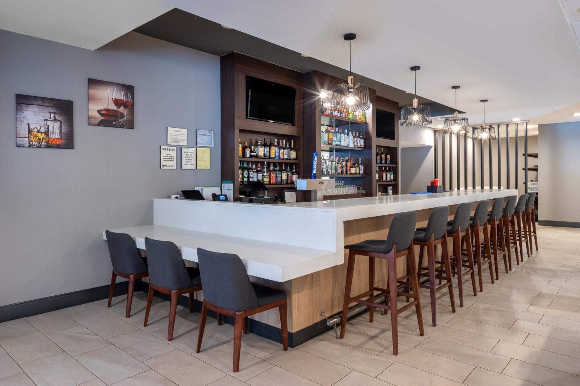 Holiday Inn Poughkeepsie By Ihg Bagian luar foto
