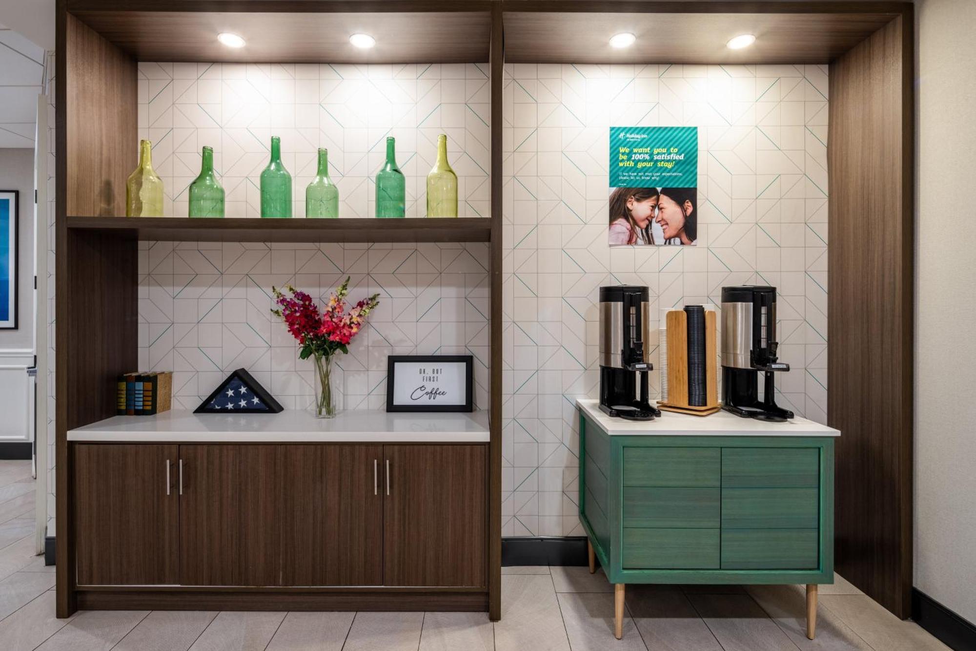 Holiday Inn Poughkeepsie By Ihg Bagian luar foto